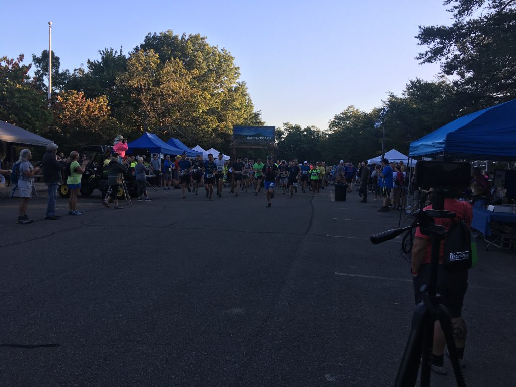 Runners start Reach the Peaks